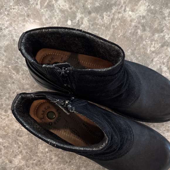 Earth Orgins Black Ankle Boots - Picture 4 of 7